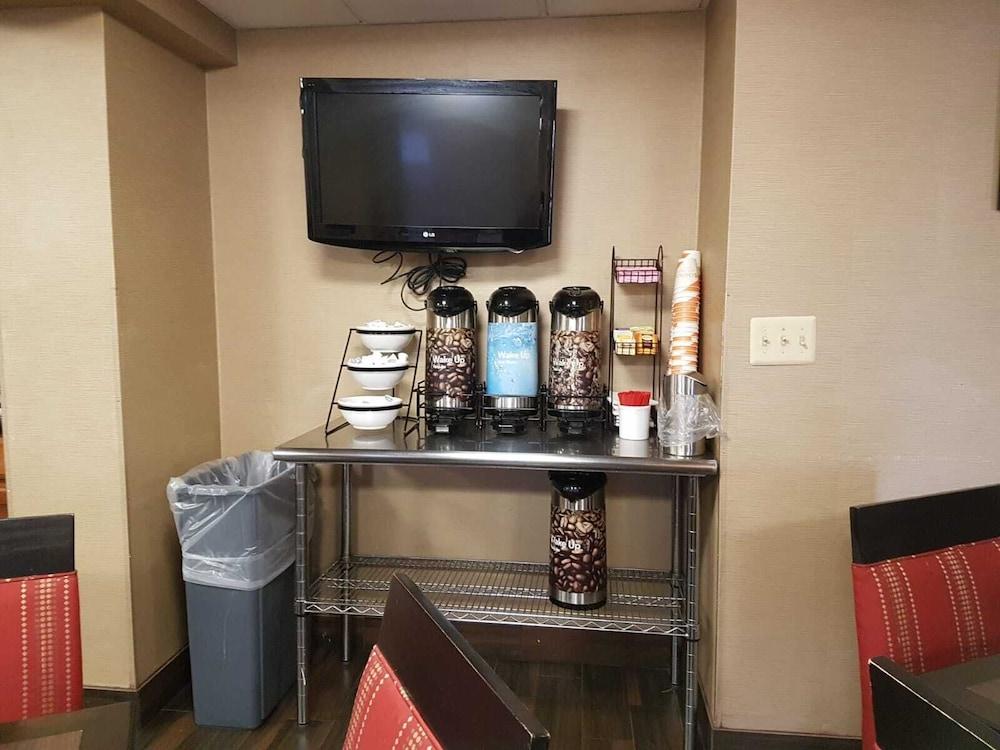 Comfort Inn Wethersfield - Hartford Exteriör bild